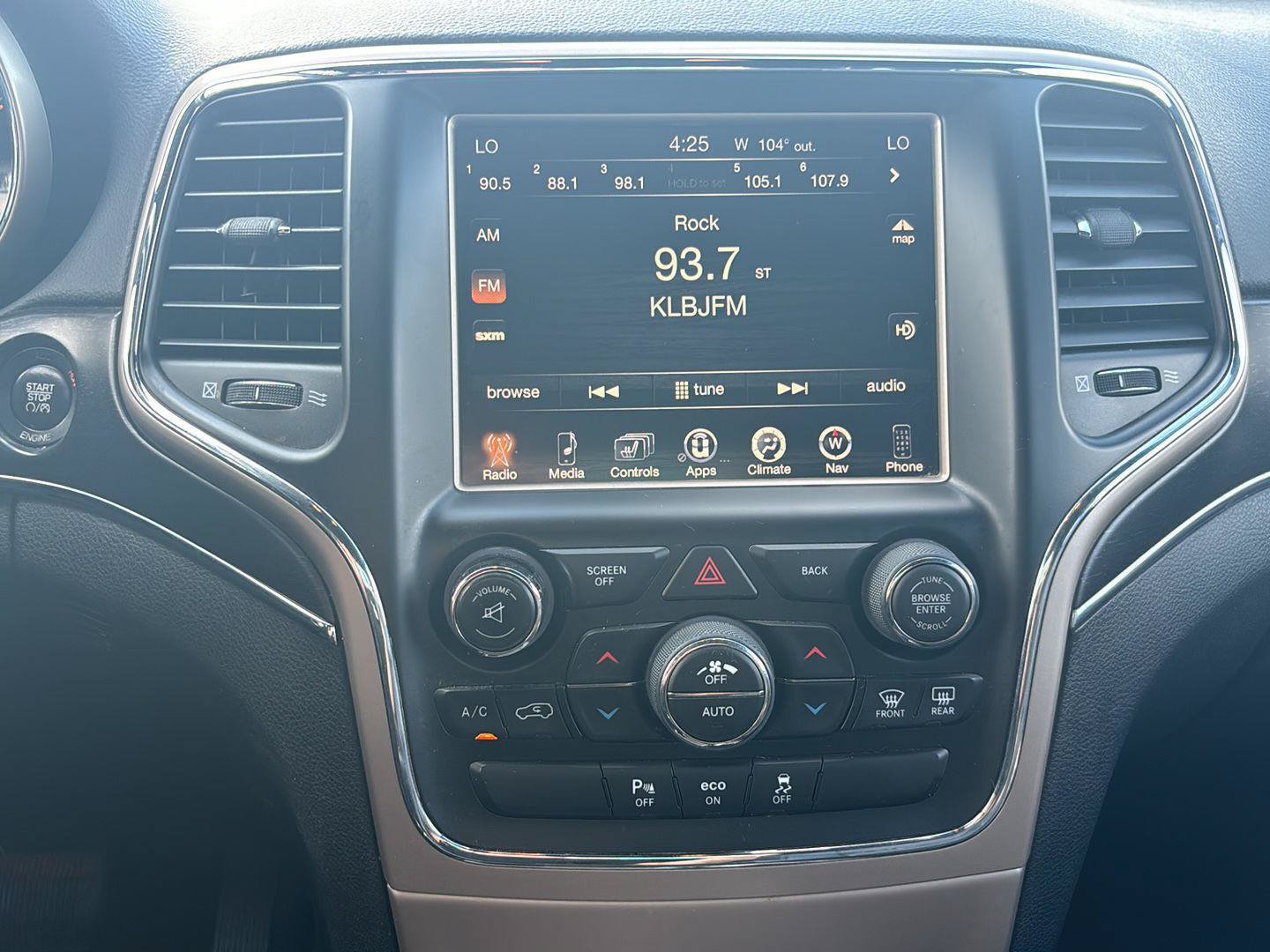 Used 2015 Jeep Grand Cherokee Limited RWD image 19