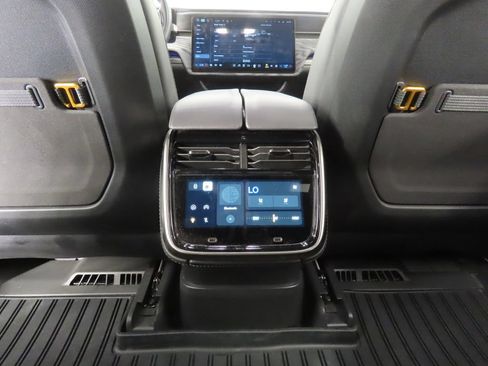 Used 2022 Rivian R1T Adventure AWD/4WD image 24