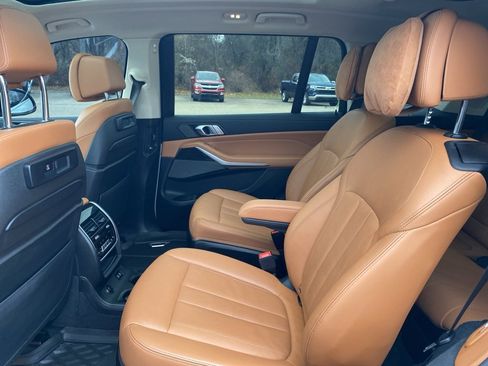 Used 2021 BMW X7 xDrive40i w/ Executive Package image 23