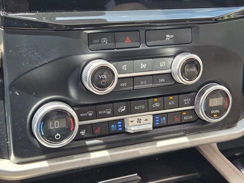 Certified 2024 Ford Expedition Max Limited RWD image 30