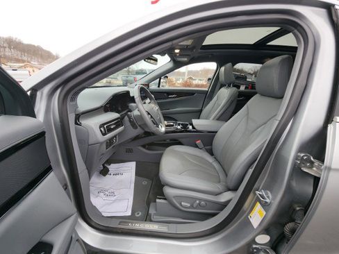 Used 2022 Lincoln Nautilus Reserve image 30