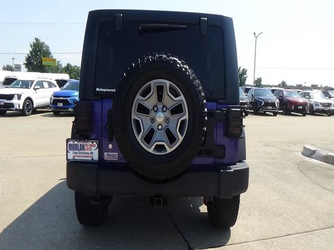 Used 2018 Jeep Wrangler Unlimited Rubicon w/ Cold Weather Group AWD/4WD image 7