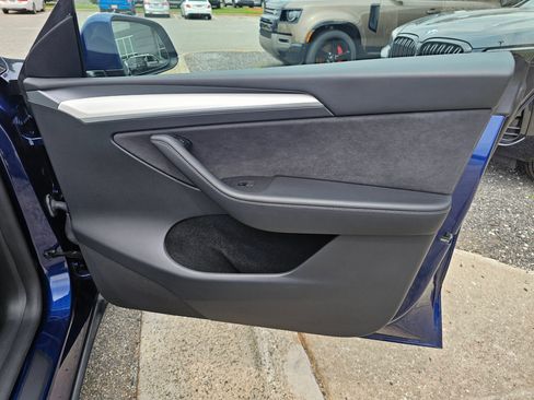 Used 2023 Tesla Model Y Performance AWD/4WD image 29