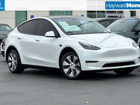 Used 2023 Tesla Model Y Long Range image 1