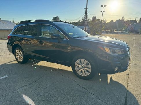 Used 2019 Subaru Outback 2.5i Premium image 10