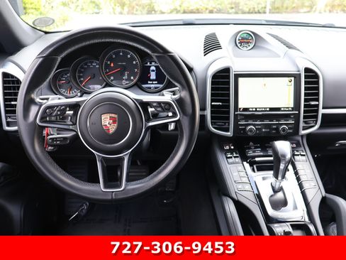 Used 2016 Porsche Cayenne AWD/4WD image 18