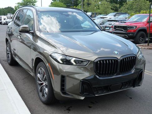 New 2026 BMW X5 xDrive40i w/ M Sport Package AWD/4WD image 16