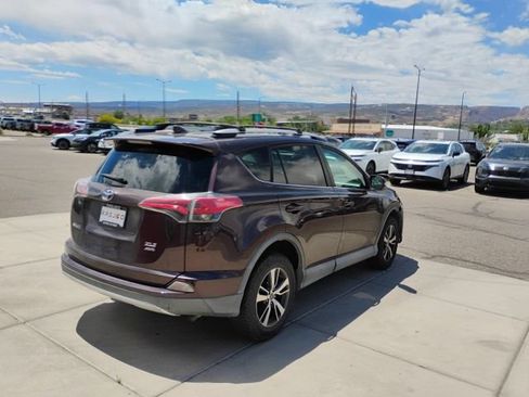 Used 2016 Toyota RAV4 XLE AWD/4WD image 5