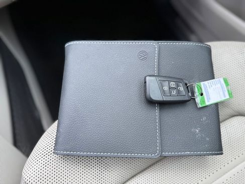 Used 2021 Volkswagen Atlas SEL Premium image 29