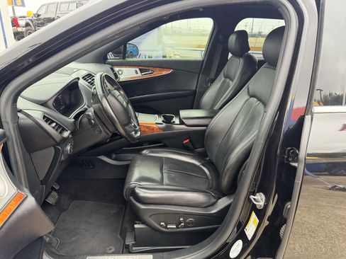 Used 2020 Lincoln Nautilus Reserve w/ Equipment Group 202A image 17