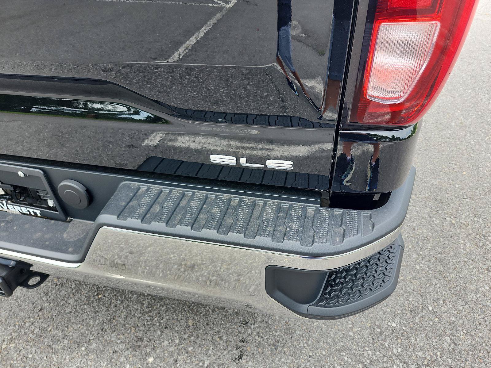New 2026 GMC Sierra 1500 SLE AWD/4WD image 4