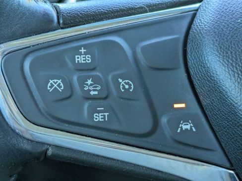 Used 2020 Chevrolet Equinox Premier FWD image 32