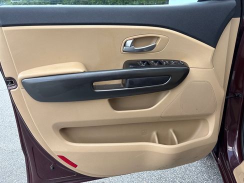 Used 2016 Kia Sedona LX w/ Option Group 020 FWD image 10