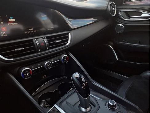 Used 2018 Alfa Romeo Giulia Quadrifoglio w/ Driver Assist Dynamic Package RWD image 8