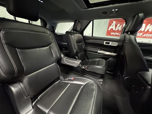 Used 2023 Ford Explorer XLT w/ Equipment Group 202A AWD/4WD image 14