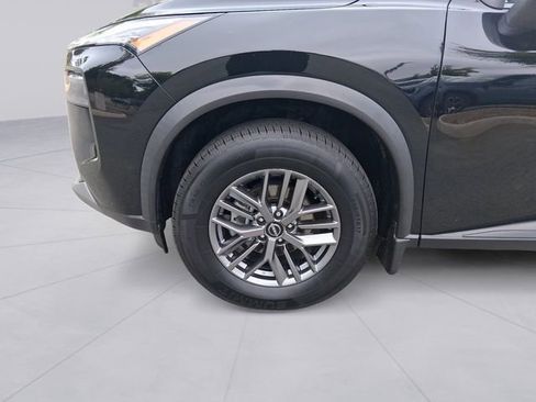 Used 2023 Nissan Rogue S AWD/4WD image 9
