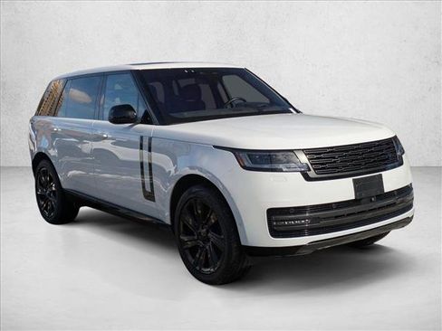 Used 2023 Land Rover Range Rover Long Wheelbase SE image 3