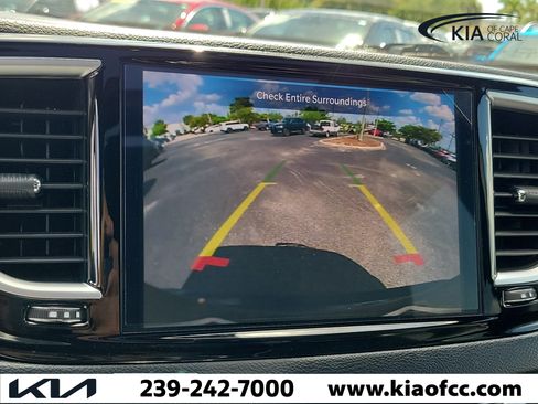 Used 2026 Chrysler Pacifica Limited FWD image 29