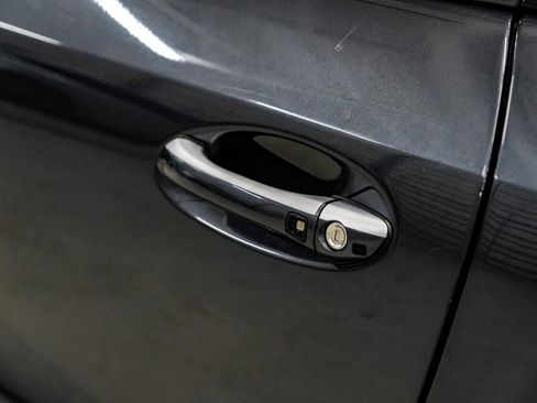 Used 2012 Mercedes-Benz SL 550 image 35