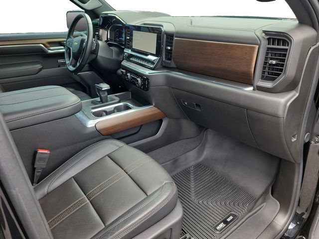 Used 2024 Chevrolet Silverado 1500 High Country w/ Technology Package AWD/4WD image 34