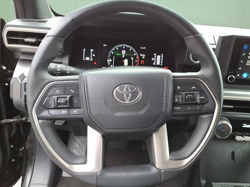 Used 2025 Toyota 4Runner SR5 image 13