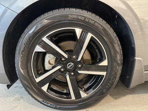 Certified 2024 Nissan Sentra SV image 10