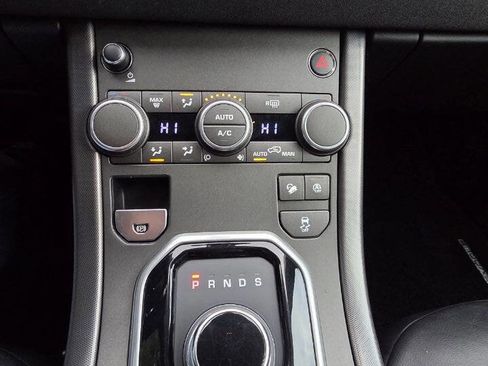 Used 2018 Land Rover Range Rover Evoque SE Premium image 13
