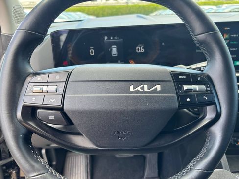 Used 2026 Kia Sportage LX FWD image 28