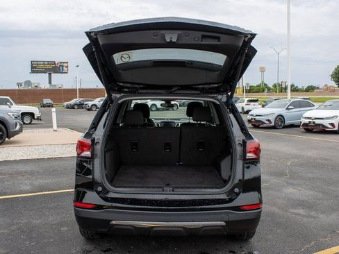 Used 2024 Chevrolet Equinox LT image 10