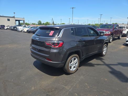 Used 2023 Jeep Compass Sport AWD/4WD image 5