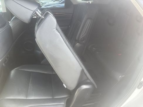 Used 2018 Lexus RX 450hL Premium image 32