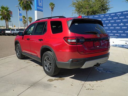 New 2025 Honda Pilot TrailSport image 9