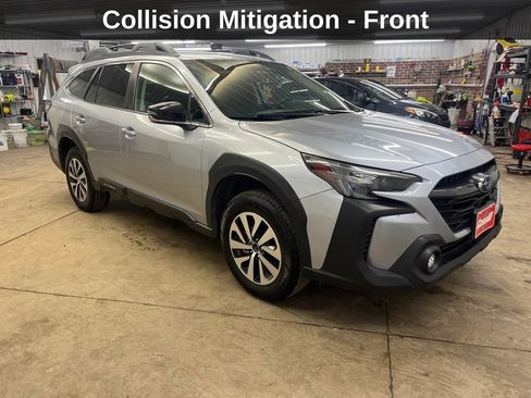 Used 2024 Subaru Outback Premium image 9