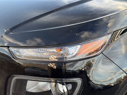 Used 2025 Hyundai Venue SEL image 9