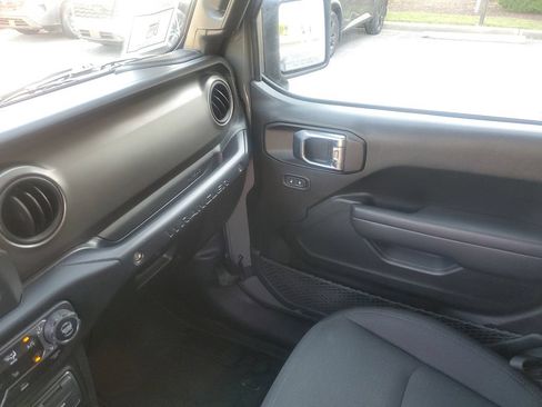 Used 2022 Jeep Wrangler Unlimited Sport AWD/4WD image 30
