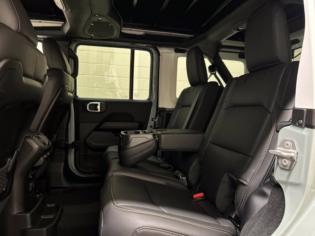 New 2027 Jeep Wrangler Unlimited Sahara AWD/4WD image 9