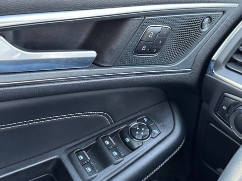 Used 2024 Ford Edge Titanium image 16