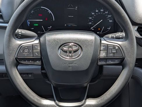 Used 2023 Toyota Sienna LE FWD image 13