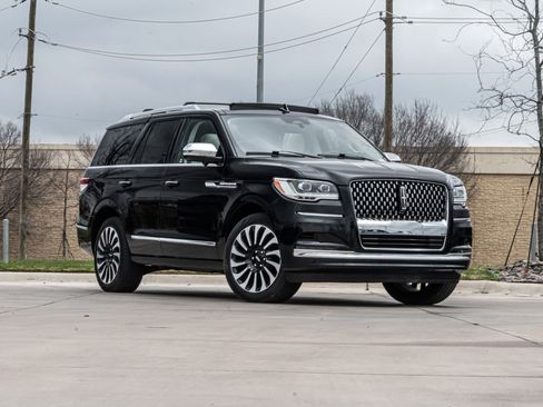 Used 2023 Lincoln Navigator Black Label image 2