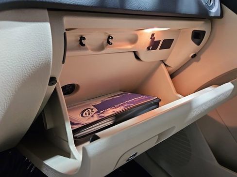 Used 2017 Volkswagen Tiguan S image 20