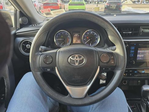 Used 2018 Toyota Corolla LE image 16