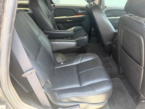 Used 2012 Chevrolet Tahoe LT w/ Luxury Package AWD/4WD image 7