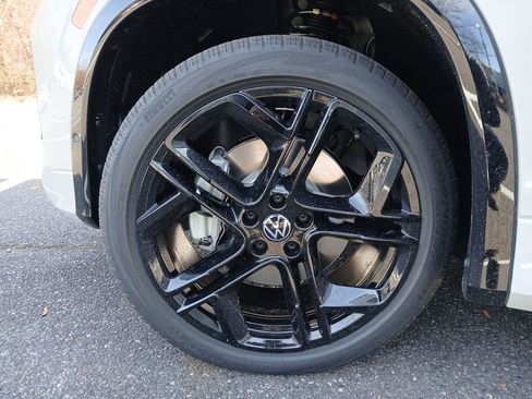 New 2026 Volkswagen Tiguan SE R-Line image 26