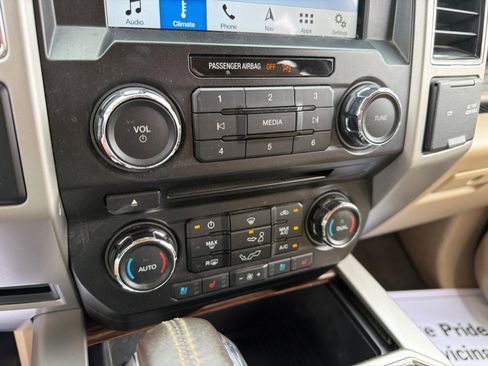 Used 2018 Ford F150 Lariat RWD image 28