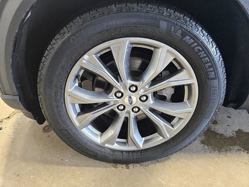 Used 2022 Ford Explorer XLT w/ Equipment Group 202A image 39