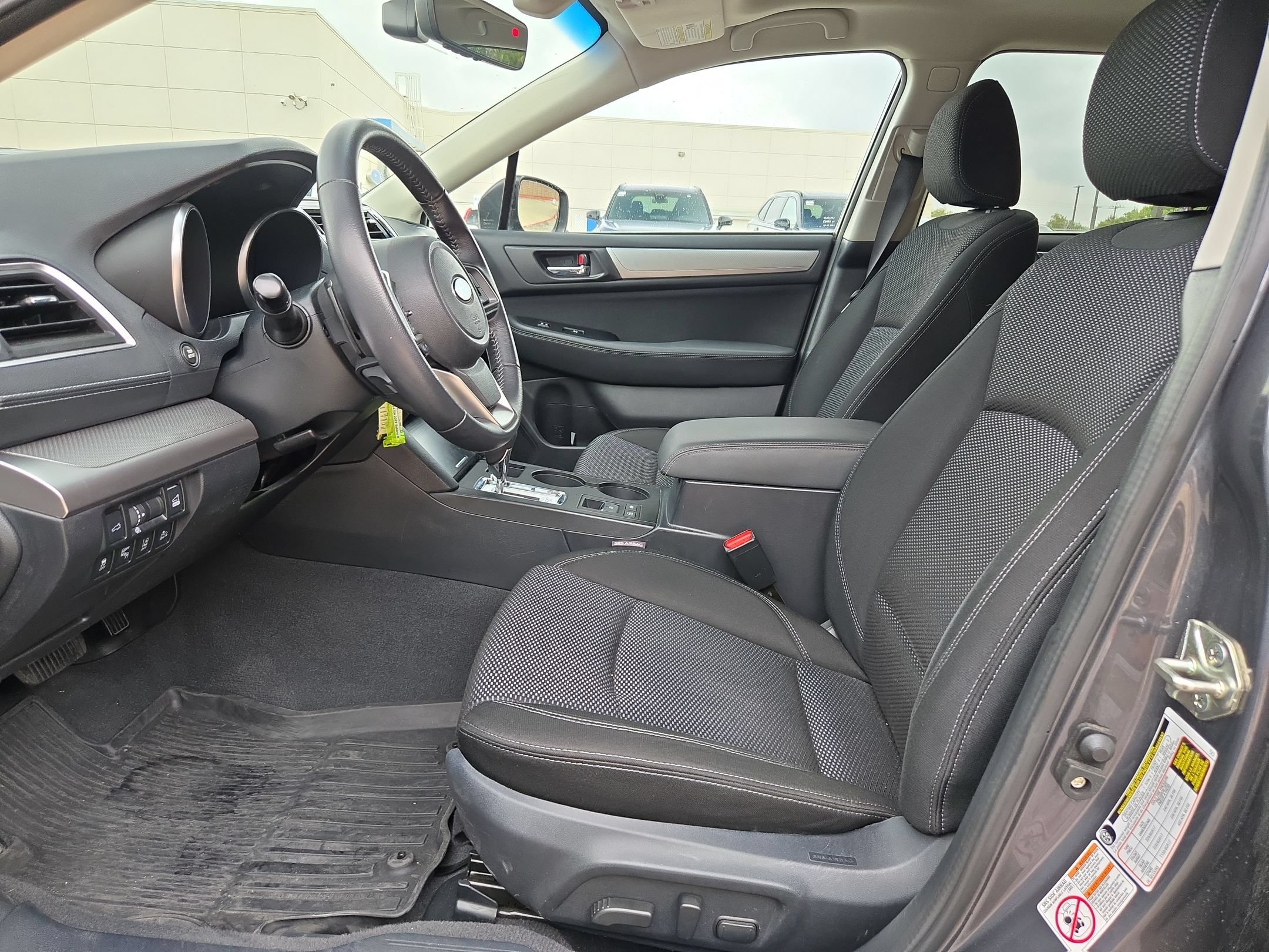Used 2019 Subaru Outback 2.5i Premium w/ Popular Package #2 AWD/4WD image 9