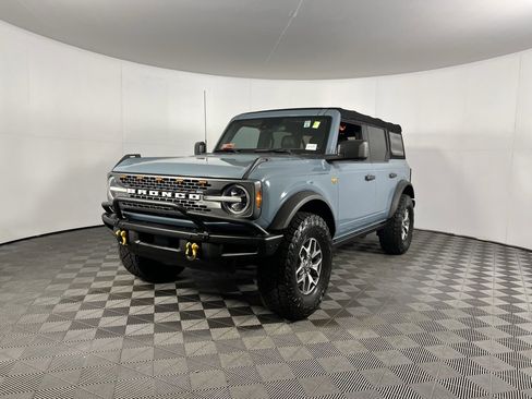 Used 2022 Ford Bronco Badlands image 3