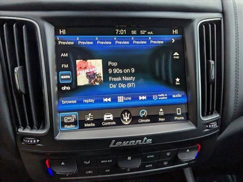 Used 2018 Maserati Levante GranSport image 26