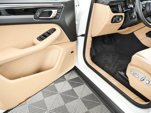 New 2026 Porsche Macan AWD/4WD image 15