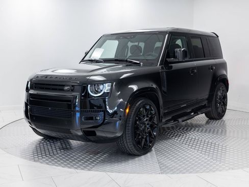 Used 2025 Land Rover Defender 110 V8 AWD/4WD image 1